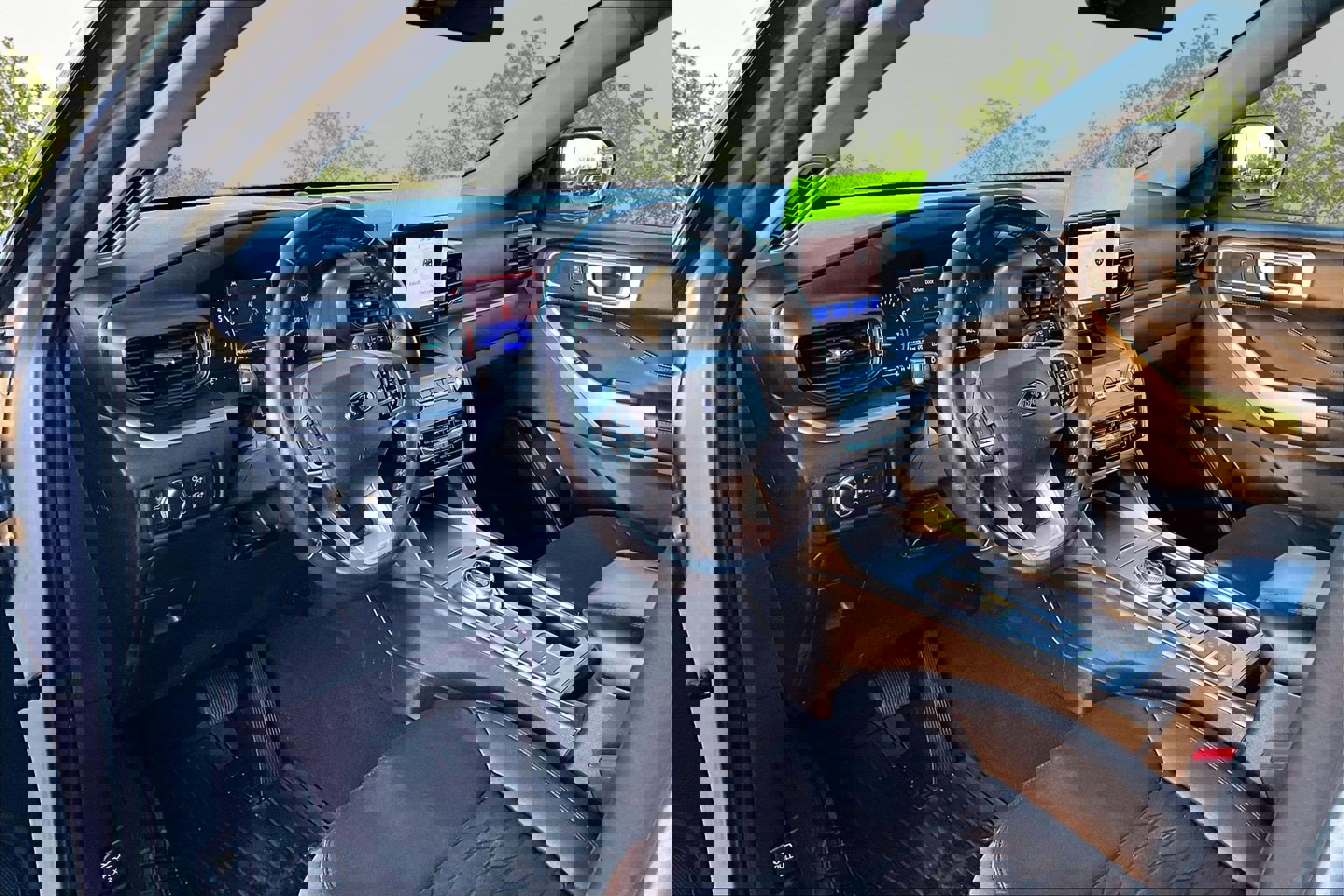 Certified 2021 Ford Explorer XLT image 14