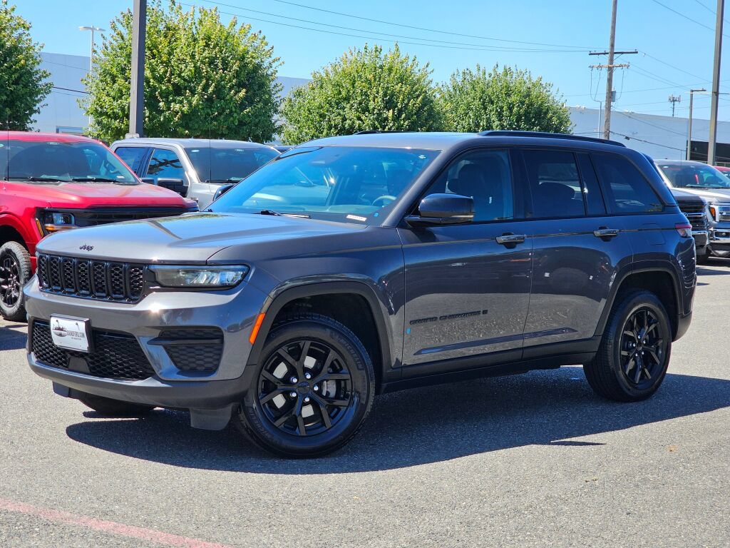 Used 2024 Jeep Grand Cherokee Altitude