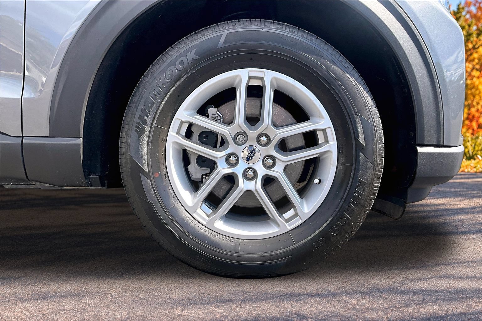 Certified 2025 Ford Explorer Active RWD image 10
