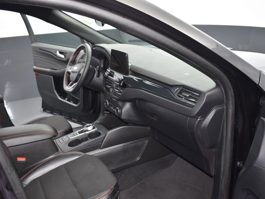 Certified 2025 Ford Escape ST-Line image 16