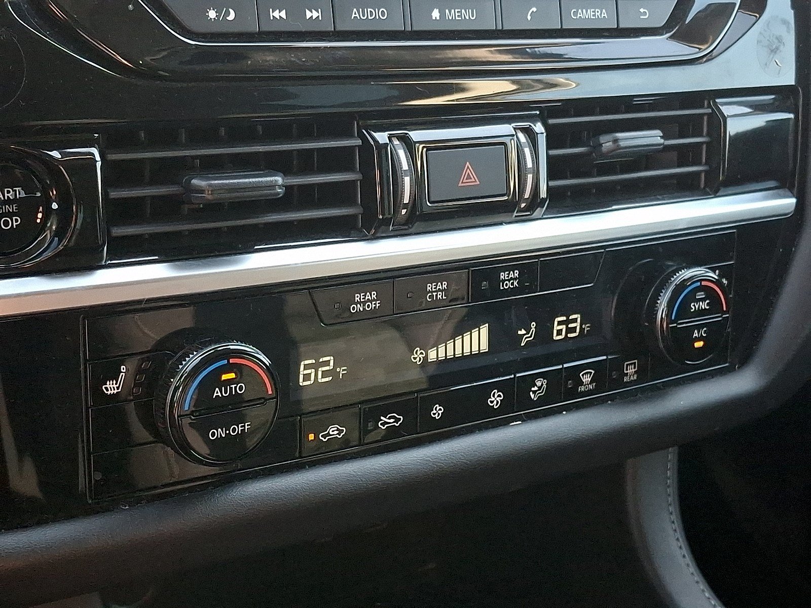 Used 2025 Nissan Pathfinder SV AWD/4WD image 14