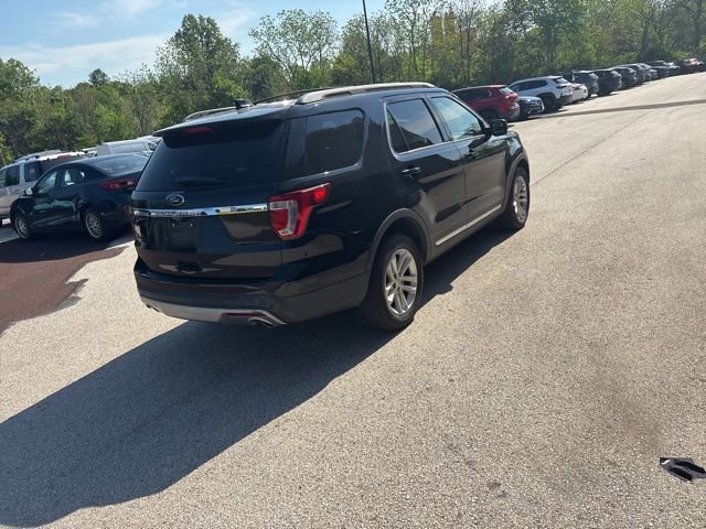 Certified 2017 Ford Explorer XLT w/ Equipment Group 202A FWD image 30