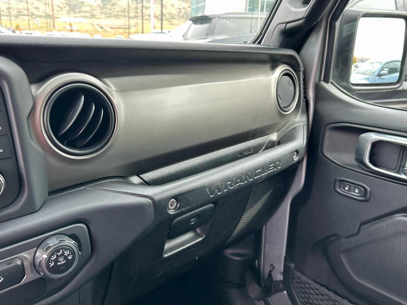 Used 2019 Jeep Wrangler Sport image 33