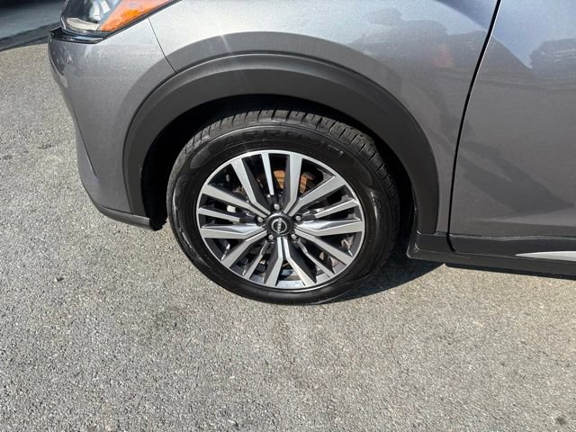 Used 2024 Nissan Kicks SR FWD image 13