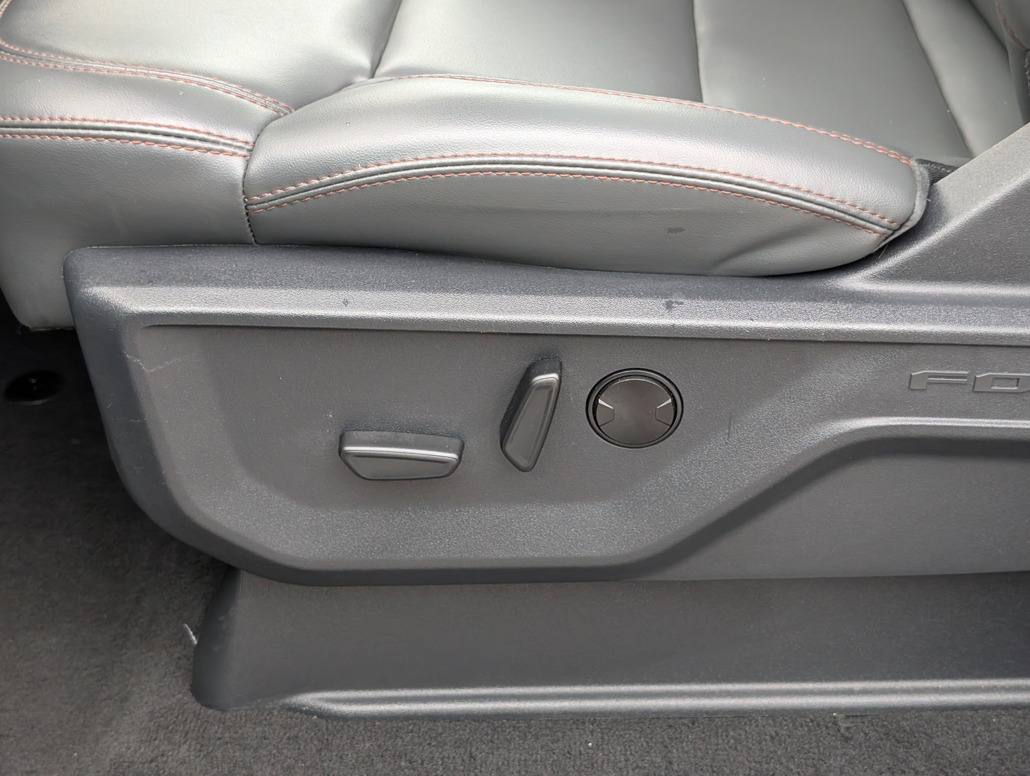 Certified 2025 Ford Expedition Active AWD/4WD image 27