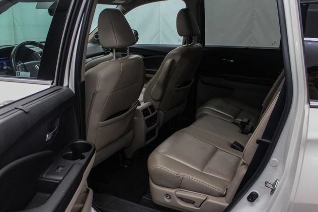 Used 2019 Honda Pilot Touring image 11