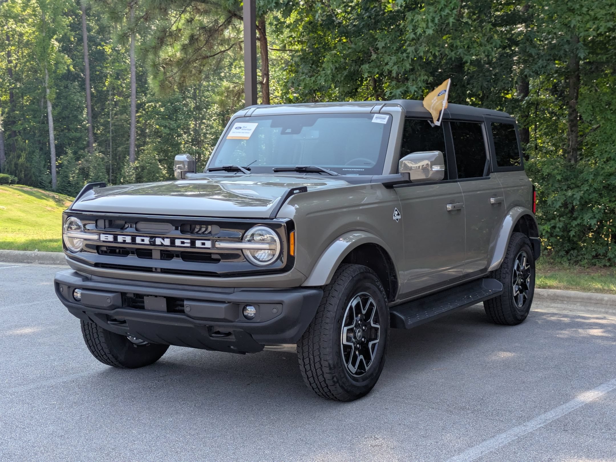 Certified 2025 Ford Bronco Outer Banks AWD/4WD image 6