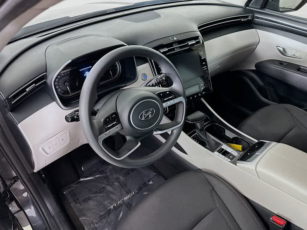 Used 2024 Hyundai Tucson SEL FWD image 2
