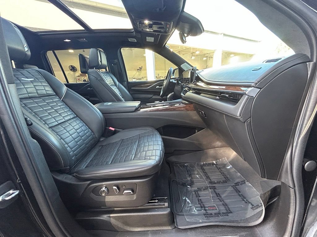 Used 2021 Cadillac Escalade ESV Sport Platinum RWD image 25