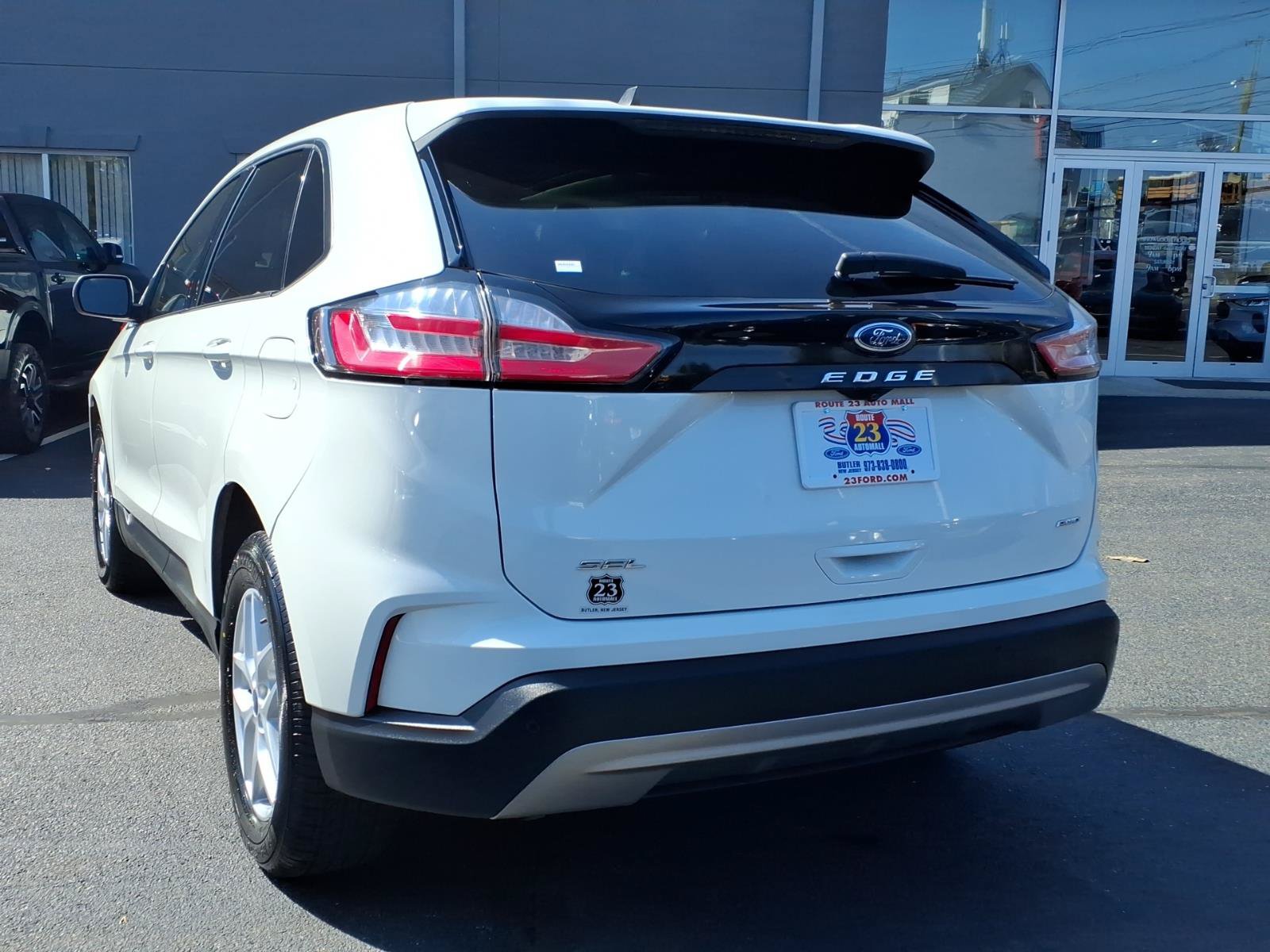 Certified 2022 Ford Edge SEL w/ Convenience Package AWD/4WD image 6