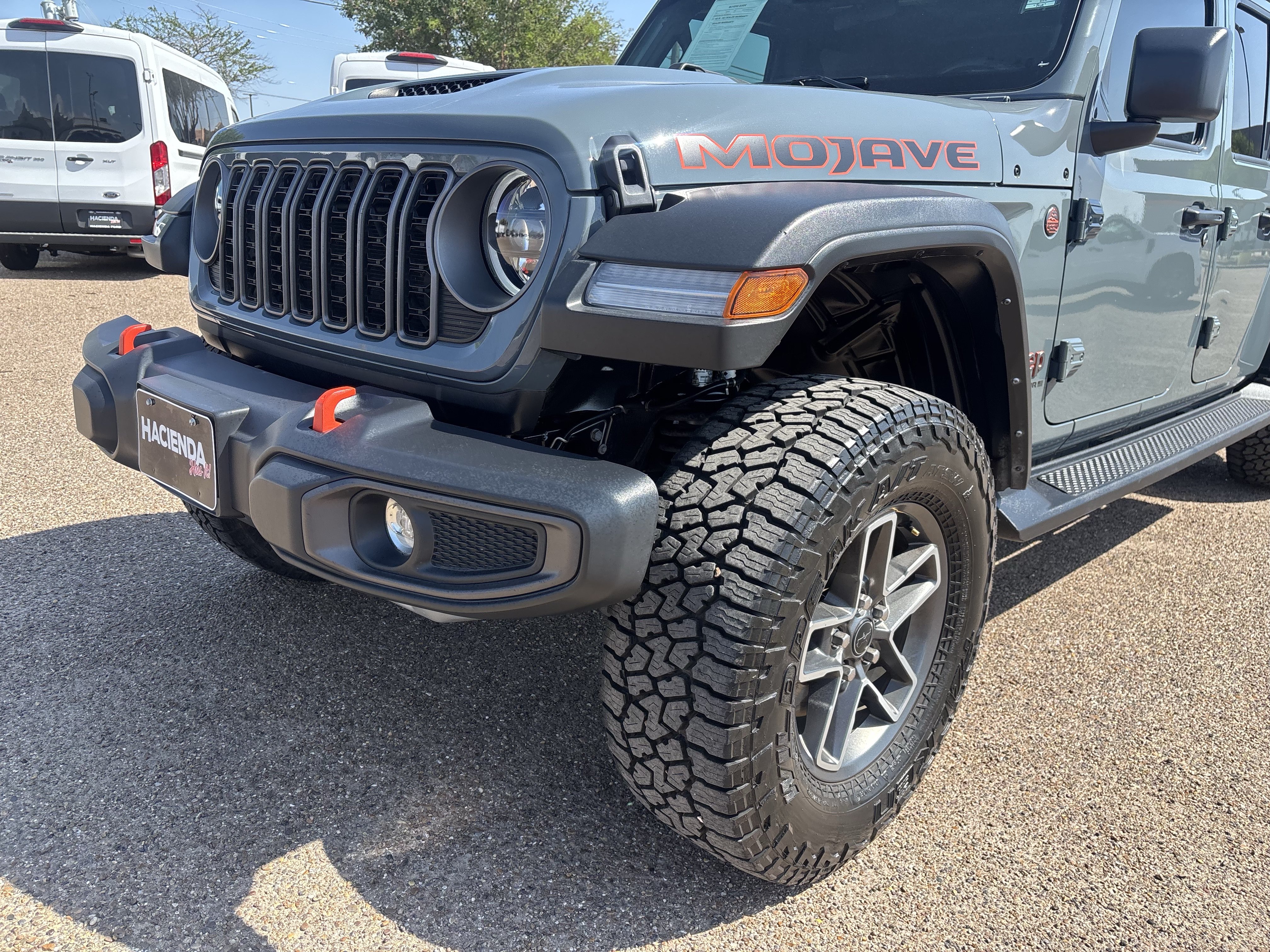 Used 2025 Jeep Gladiator Mojave AWD/4WD image 7