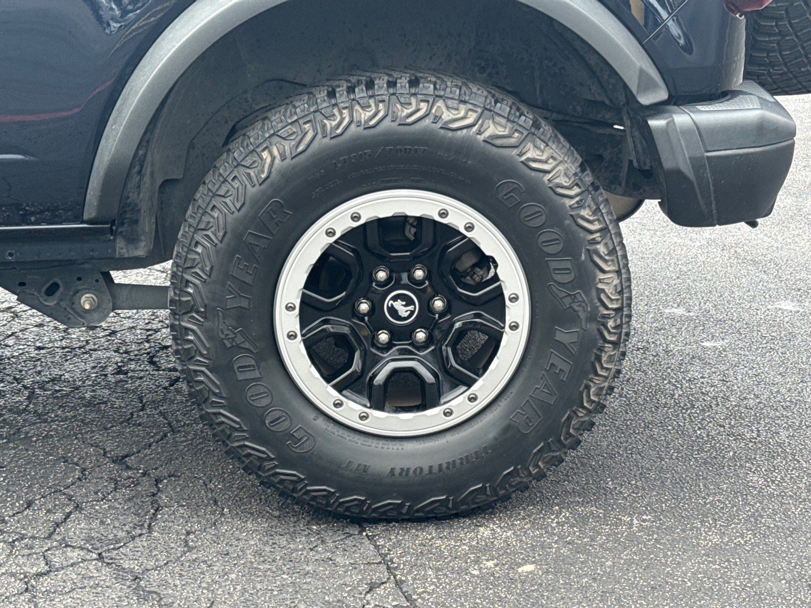 Certified 2021 Ford Bronco Black Diamond w/ Sasquatch Package AWD/4WD image 10
