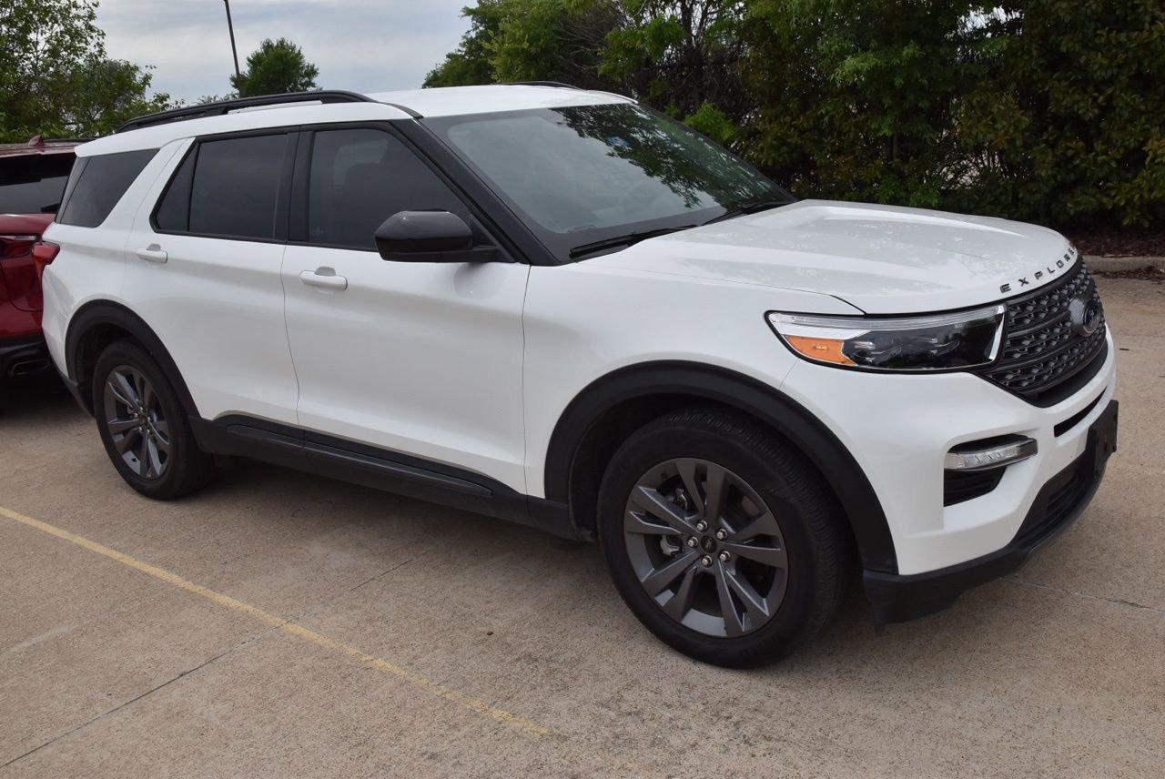 Certified 2023 Ford Explorer XLT w/ Equipment Group 202A RWD image 6