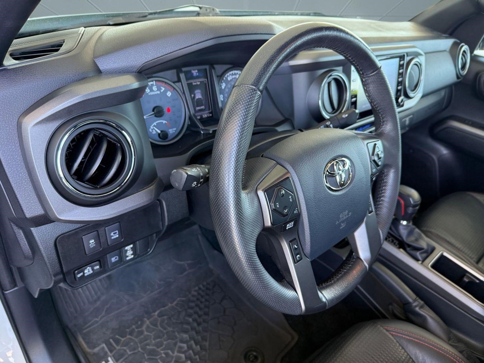 Used 2020 Toyota Tacoma TRD Pro AWD/4WD image 4