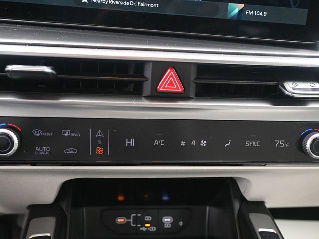 Used 2025 Kia Sorento S AWD/4WD image 12