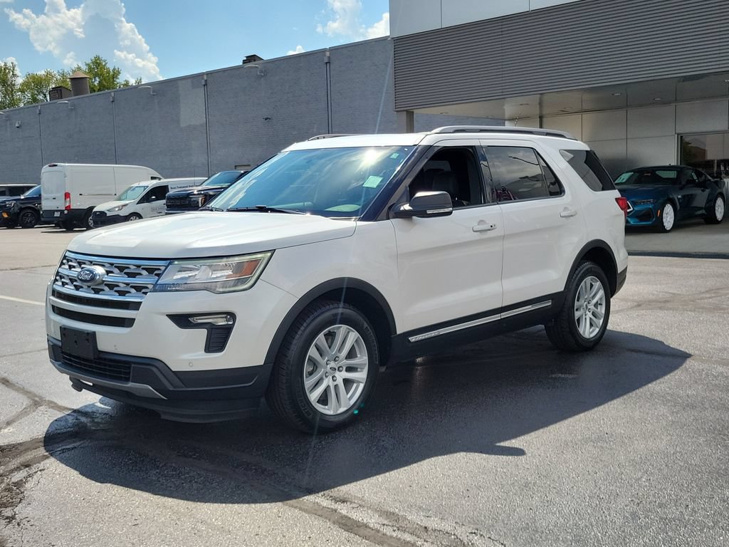 Certified 2019 Ford Explorer XLT w/ Equipment Group 202A AWD/4WD image 8
