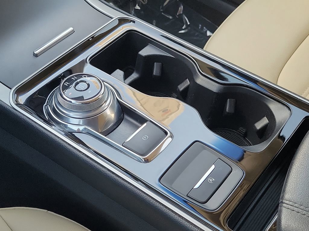 Certified 2019 Ford Edge SEL w/ Equipment Group 201A image 33