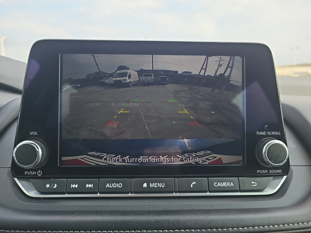 Used 2024 Nissan Rogue SV FWD image 21