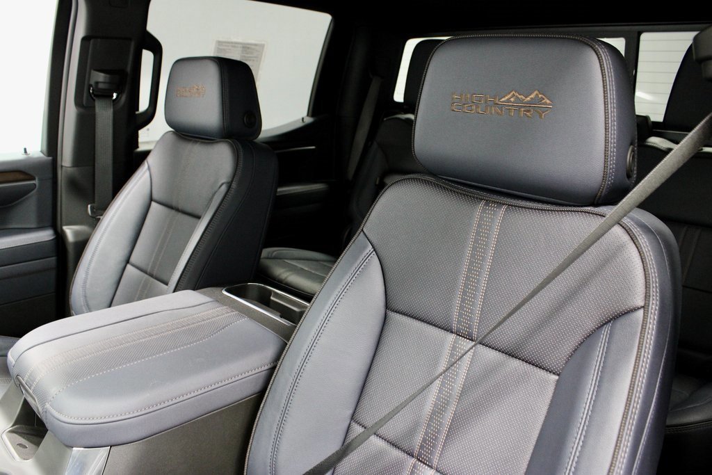 Used 2025 Chevrolet Silverado 1500 High Country w/ Technology Package image 29