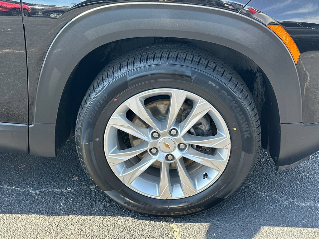 Used 2023 Chevrolet TrailBlazer LS FWD image 12
