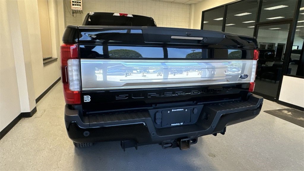 Certified 2017 Ford F350 Platinum w/ Platinum Ultimate Package image 4