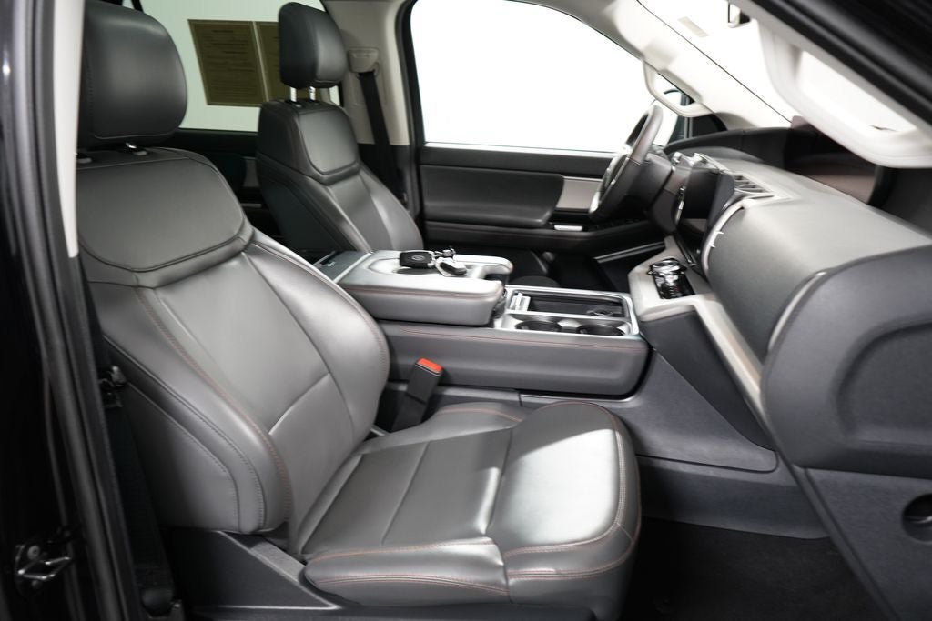 Certified 2025 Ford Expedition Active AWD/4WD image 34