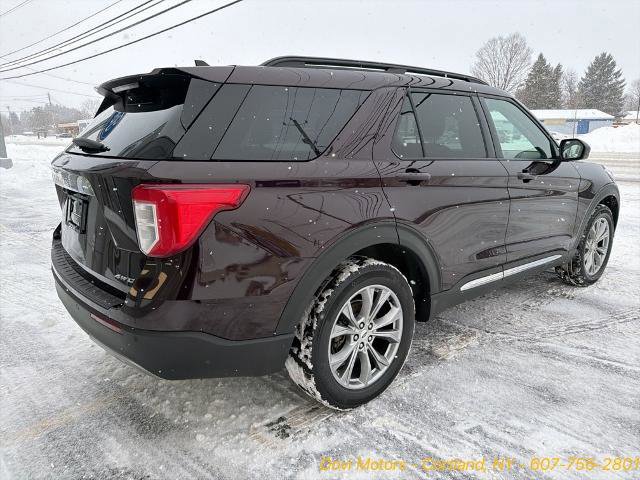 Certified 2022 Ford Explorer XLT w/ Equipment Group 202A image 3