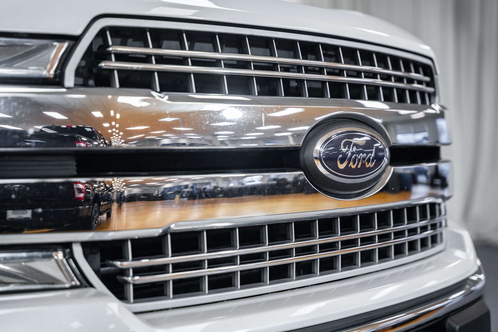 Certified 2019 Ford F150 Lariat w/ Equipment Group 502A Luxury image 10