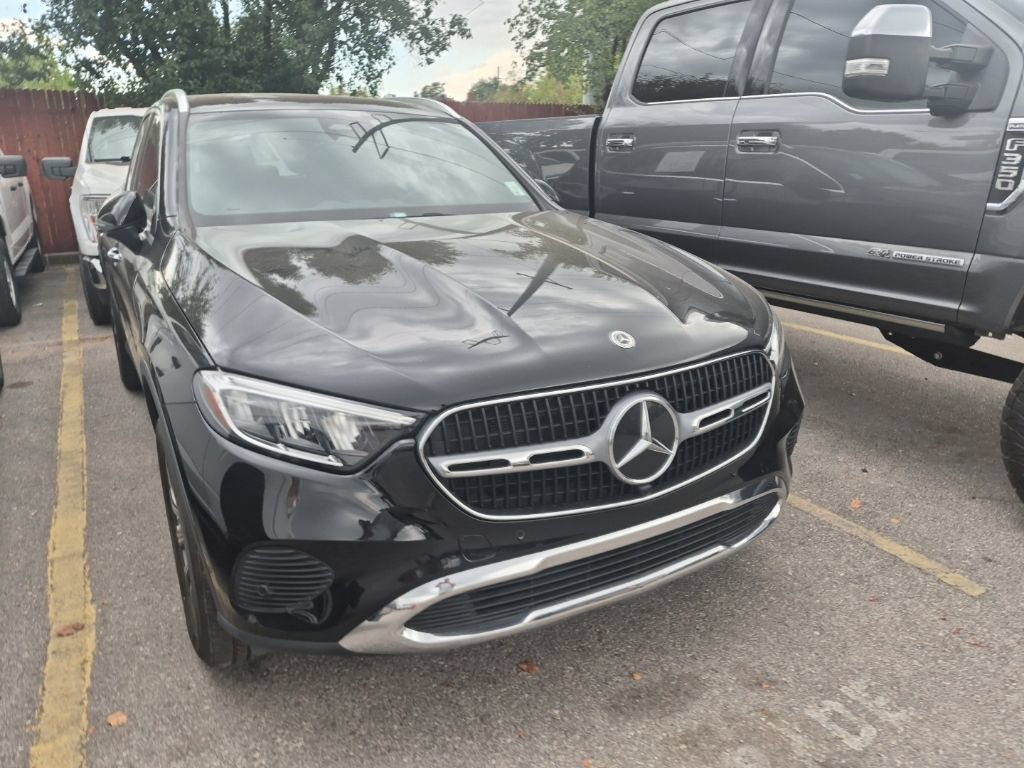 Used 2024 Mercedes-Benz GLC 300 4MATIC image 25