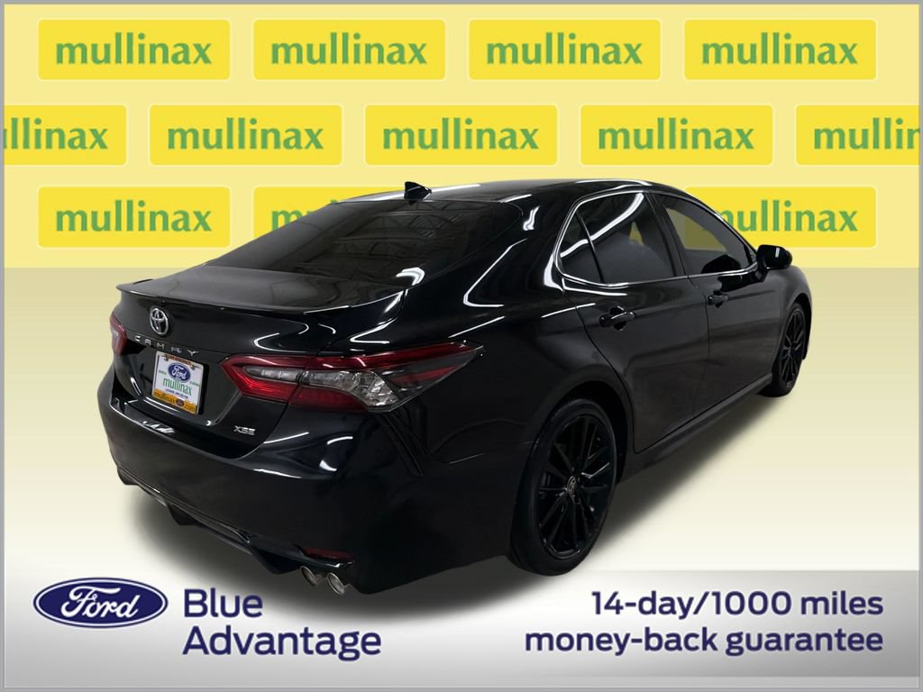 Used 2024 Toyota Camry XSE FWD image 3