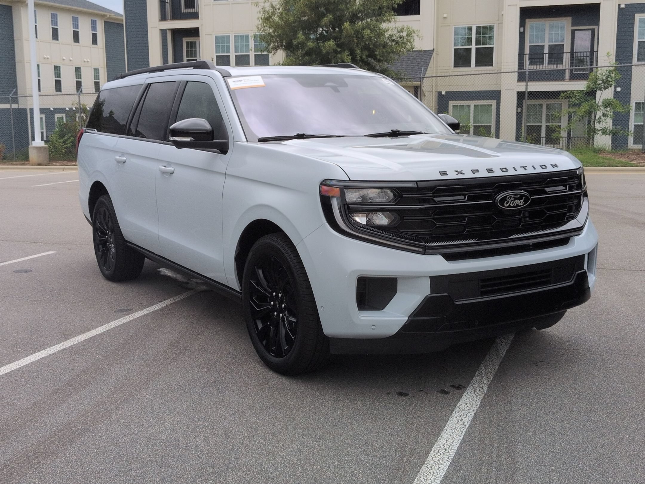 Certified 2025 Ford Expedition Max Platinum w/ Stealth Appearance Package AWD/4WD image 2