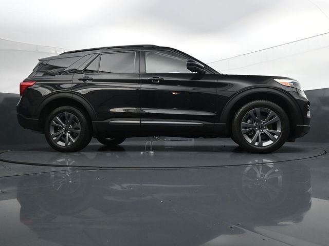 Certified 2023 Ford Explorer XLT w/ Equipment Group 202A AWD/4WD image 39
