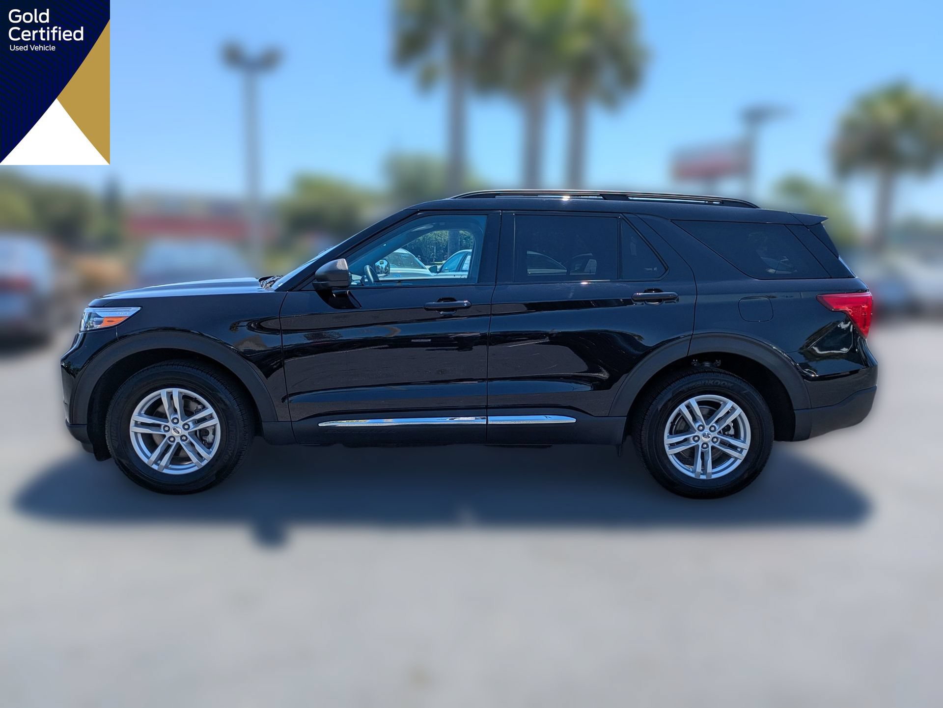 Certified 2023 Ford Explorer XLT w/ Equipment Group 202A AWD/4WD image 10