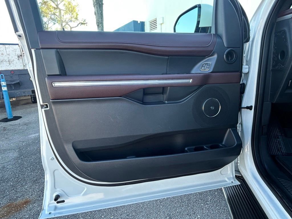 Certified 2022 Ford Expedition Limited image 36