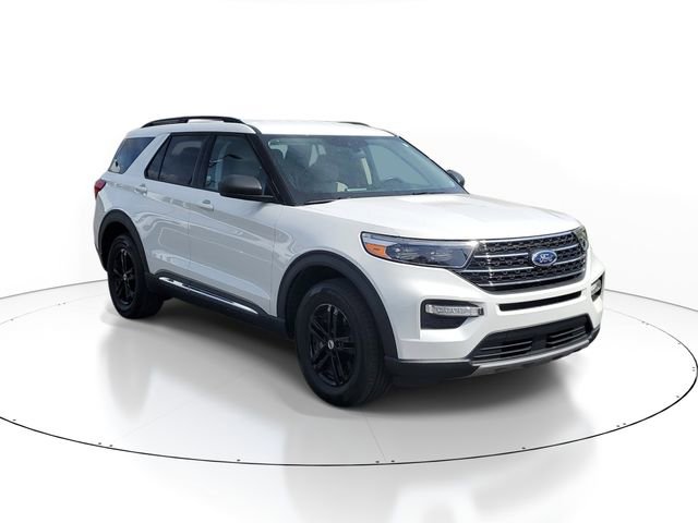 Certified 2023 Ford Explorer XLT w/ Equipment Group 202A AWD/4WD image 2