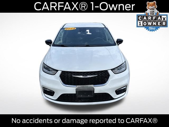 Used 2024 Chrysler Pacifica Touring-L FWD image 2
