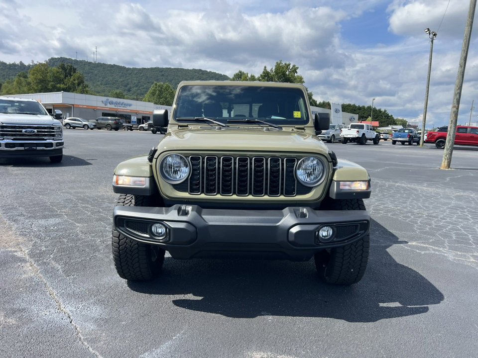 Used 2025 Jeep Gladiator Sport image 8