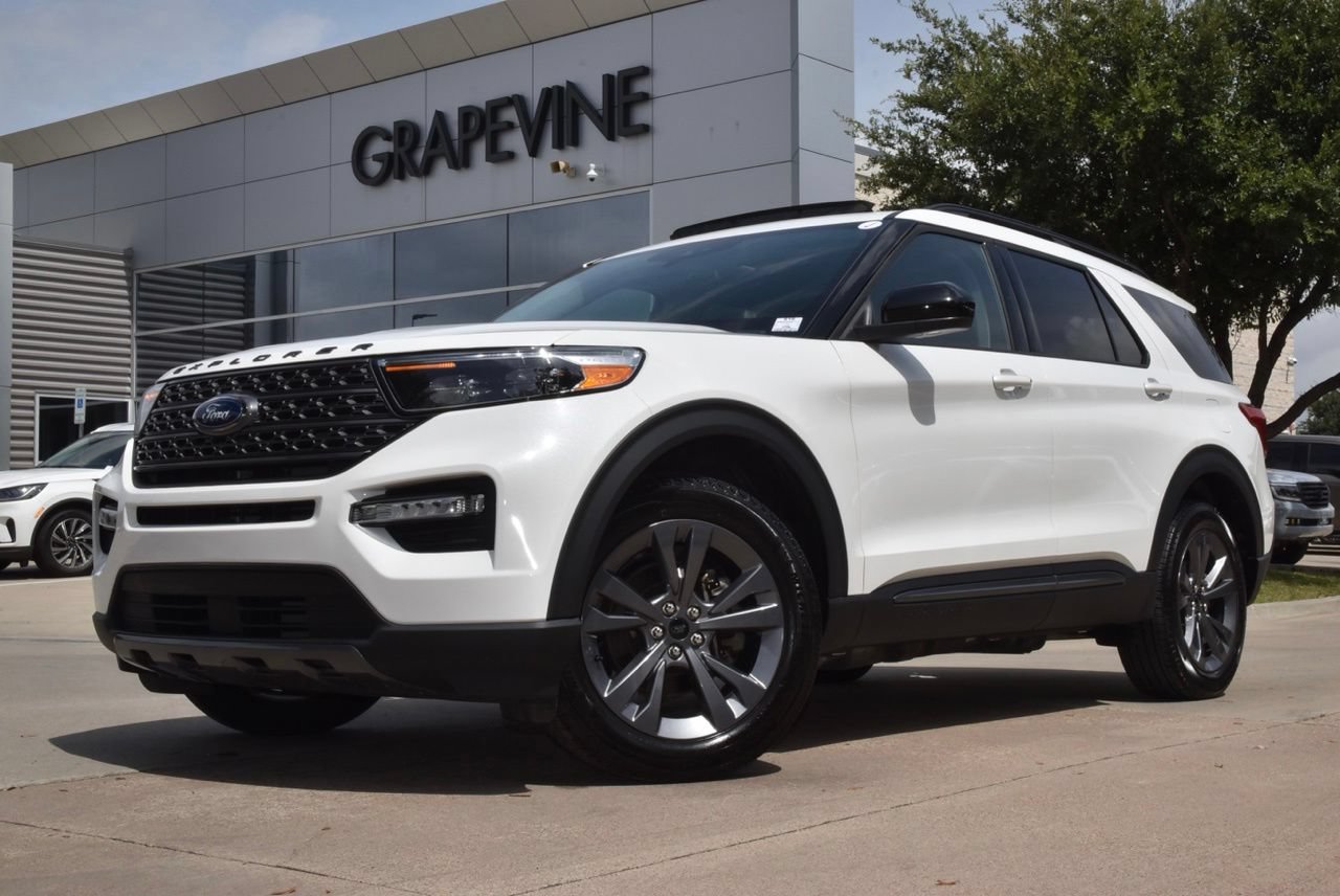 Certified 2024 Ford Explorer XLT w/ Equipment Group 202A AWD/4WD image 2