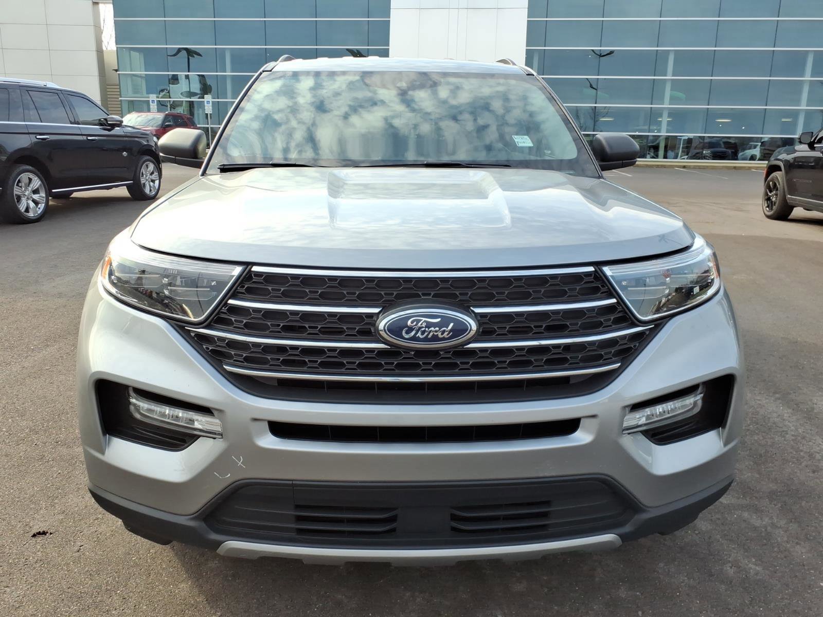 Certified 2024 Ford Explorer XLT w/ Equipment Group 202A image 8