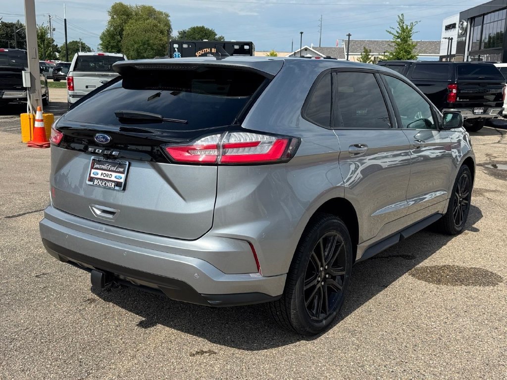 Certified 2024 Ford Edge ST-Line w/ Class II Trailer Tow Package AWD/4WD image 5