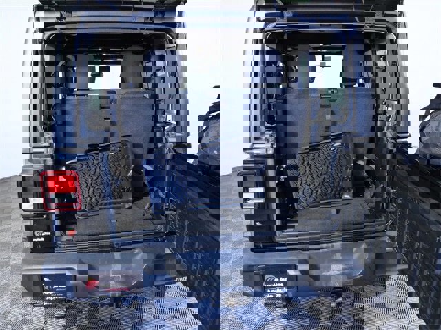 Used 2022 Jeep Wrangler Sport image 9