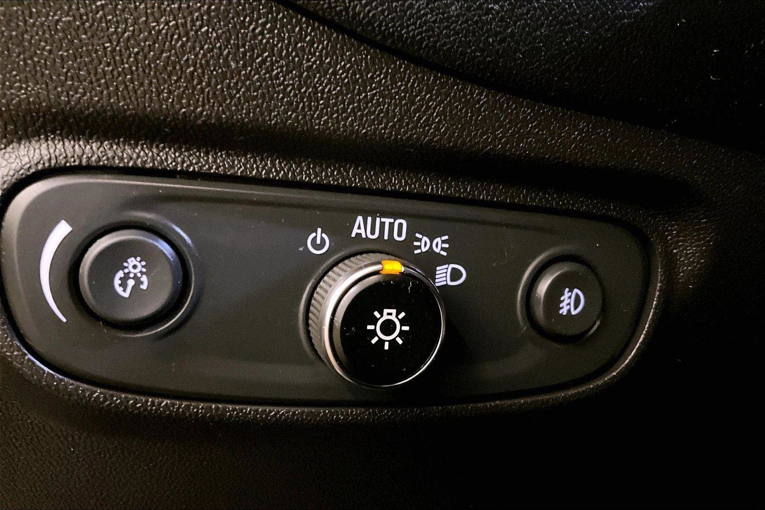 Used 2021 Chevrolet Equinox LT image 30