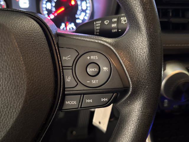Used 2019 Toyota RAV4 LE FWD image 21