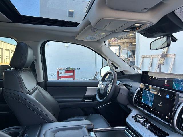 Certified 2025 Ford Expedition Active AWD/4WD image 32