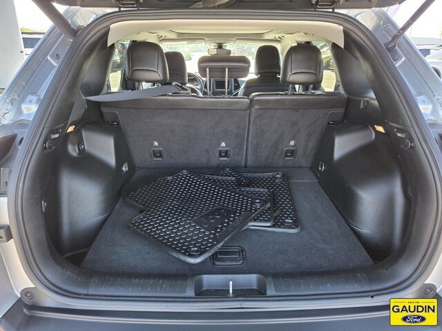 Used 2019 Jeep Cherokee Latitude Plus w/ Comfort/Convenience Group AWD/4WD image 14