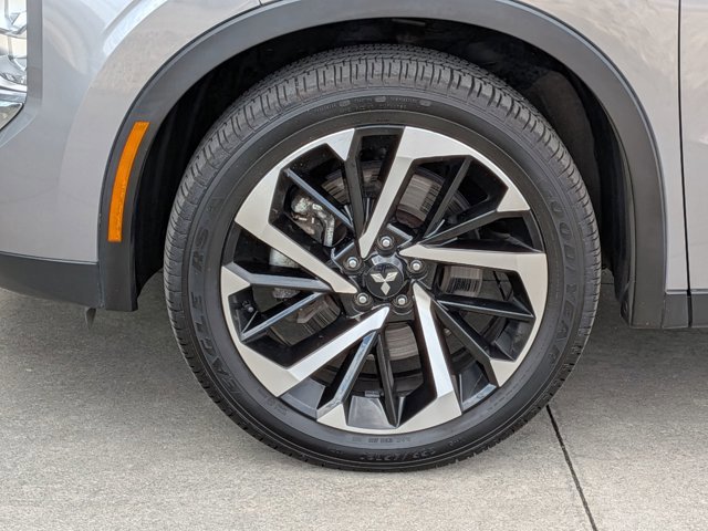 Used 2022 Mitsubishi Outlander SE image 11