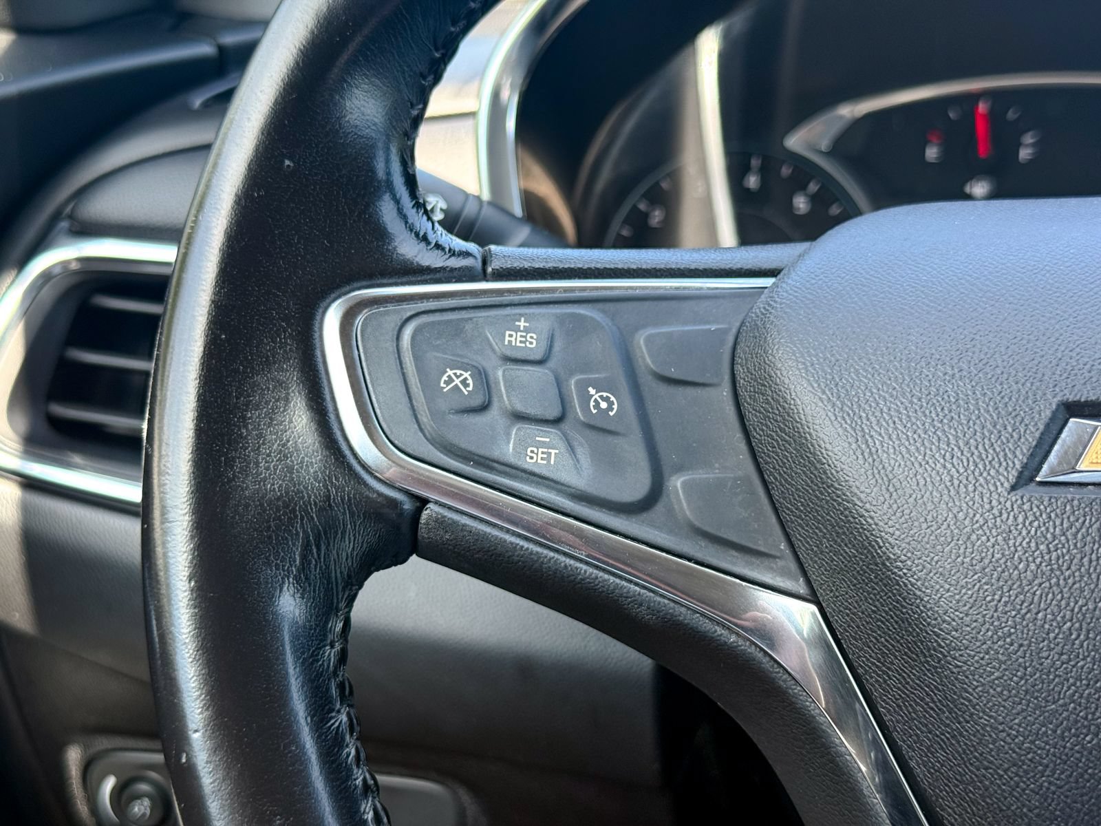 Used 2019 Chevrolet Equinox LT AWD/4WD image 35
