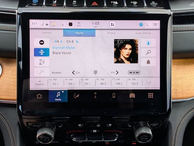 Used 2022 Jeep Grand Cherokee Summit AWD/4WD image 11
