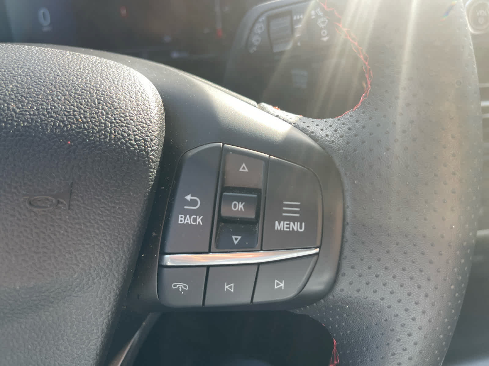 Certified 2025 Ford Escape ST-Line Select AWD/4WD image 11