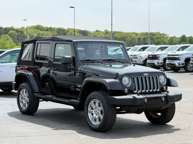 Used 2018 Jeep Wrangler Unlimited Sahara AWD/4WD image 32